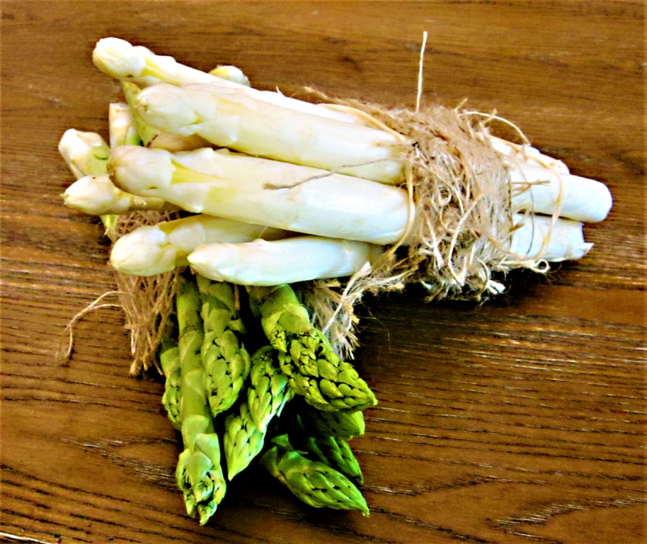 Das auch weißes bzw. grünes Gold genannte exquisite Frühjahrsgemüse aus Klaistow ist weithin bekannt.
