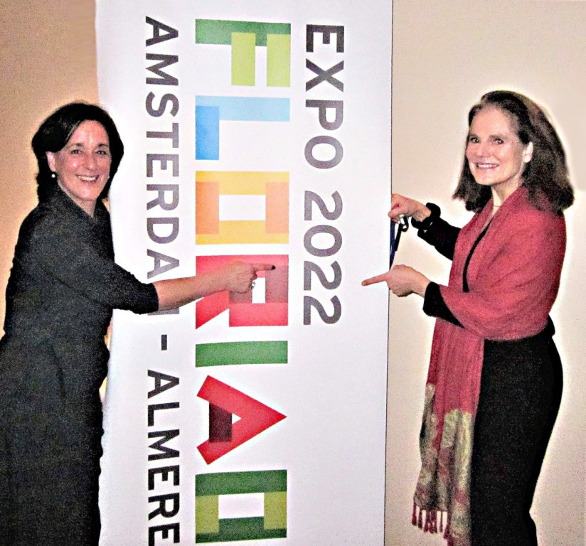 Die charmanten PR-Damen Annemarie Gerards-Adriaansens (l.) und Evelyn Rietveld aus Holland informierten zur „Foriade Expo 2022" in Almere.

